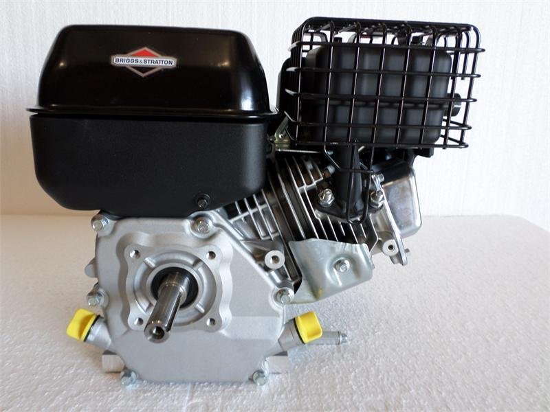 Briggs &amp; Stratton Horizontal Snow Engine 7.5 TP 3/4″ X 2-27/64″ # 10D132-0115